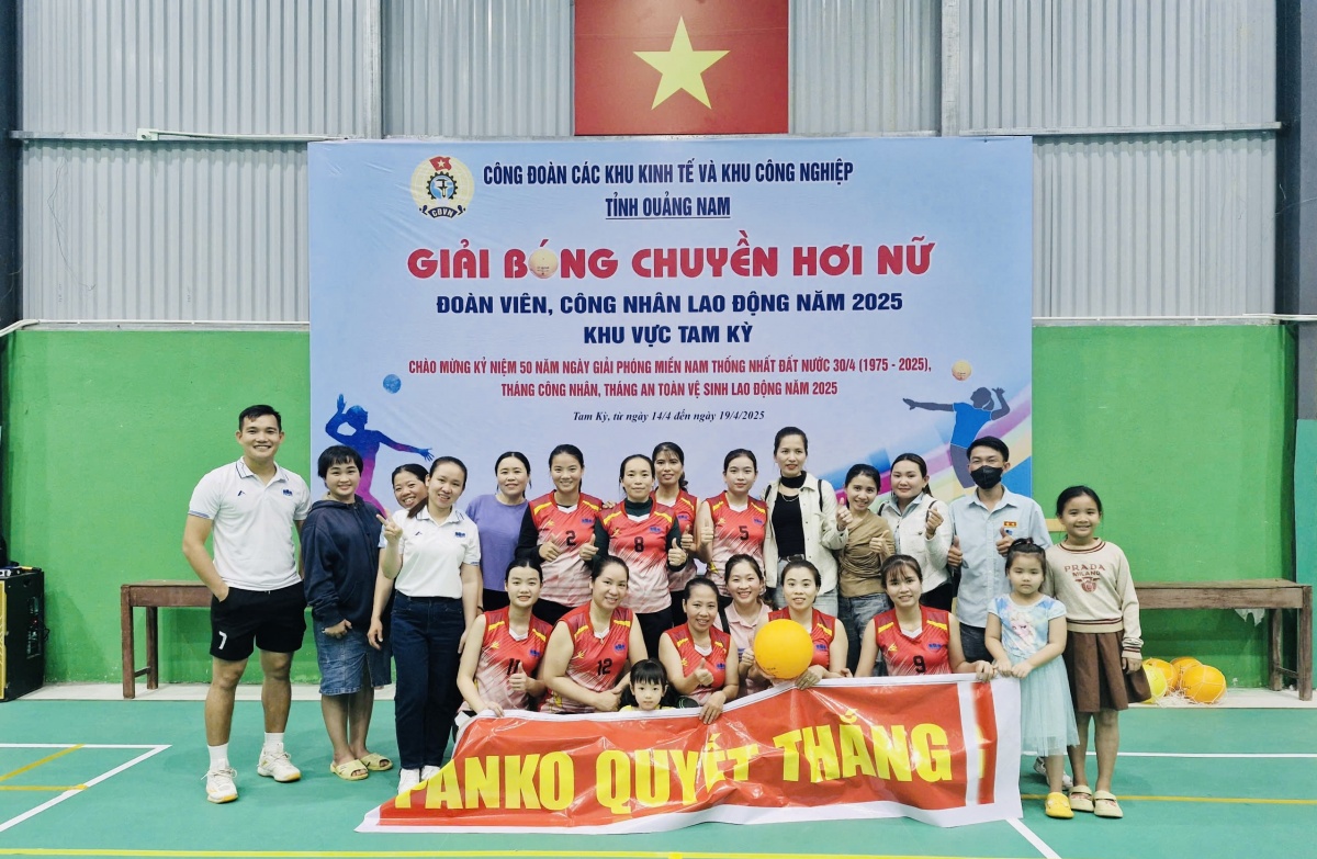 Chị Huỳnh Thị Dư - vững vàng việc nước, vẹn toàn việc nhà Chị Huỳnh Thị Dư - vững vàng việc nước, vẹn toàn việc nhà