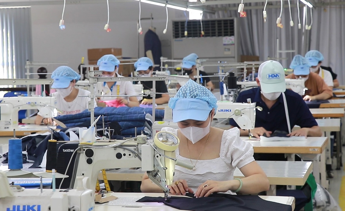 Sức bật từ lao động sáng tạo ở doanh nghiệp may miền Trung
