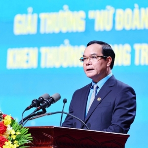 Khát vọng tỏa sáng của phụ nữ Việt Nam ở hai phương diện gia đình và xã hội