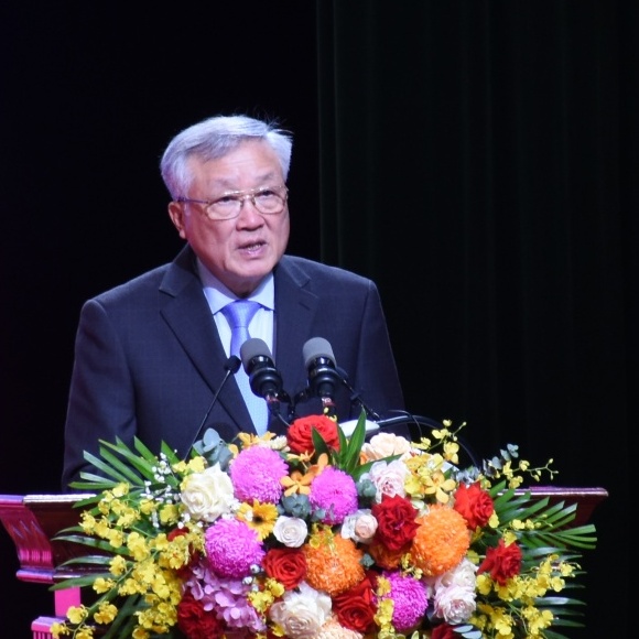 Phụ nữ Việt Nam thời đại mới: Biểu tượng của bản lĩnh, trí tuệ và nhân ái