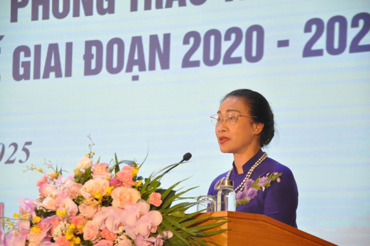 Những “bông sen trắng” giữa đời thường: Khi “giỏi việc nước, đảm việc nhà” trở thành bản lĩnh