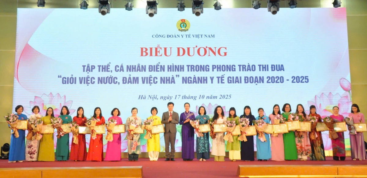 Những bông sen trắng giữa đời thường: Khi “giỏi việc nước, đảm việc nhà” trở thành bản lĩnh của nữ ngành Y