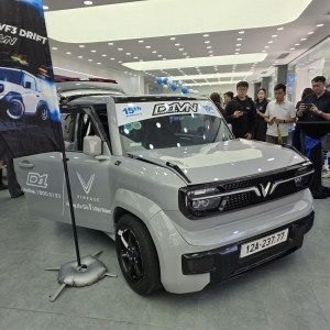 Cận cảnh VinFast VF 3 và VF 7 độ drift đầu tiên tại Việt Nam