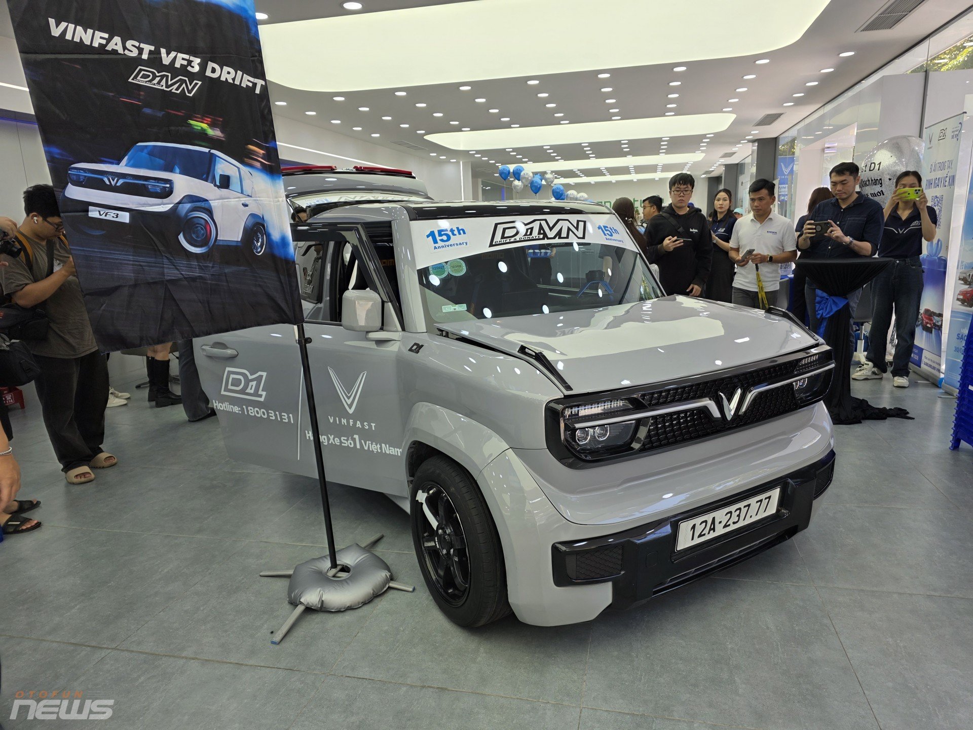 Cận cảnh VinFast VF 3 và VF 7 độ drift đầu tiên tại Việt Nam