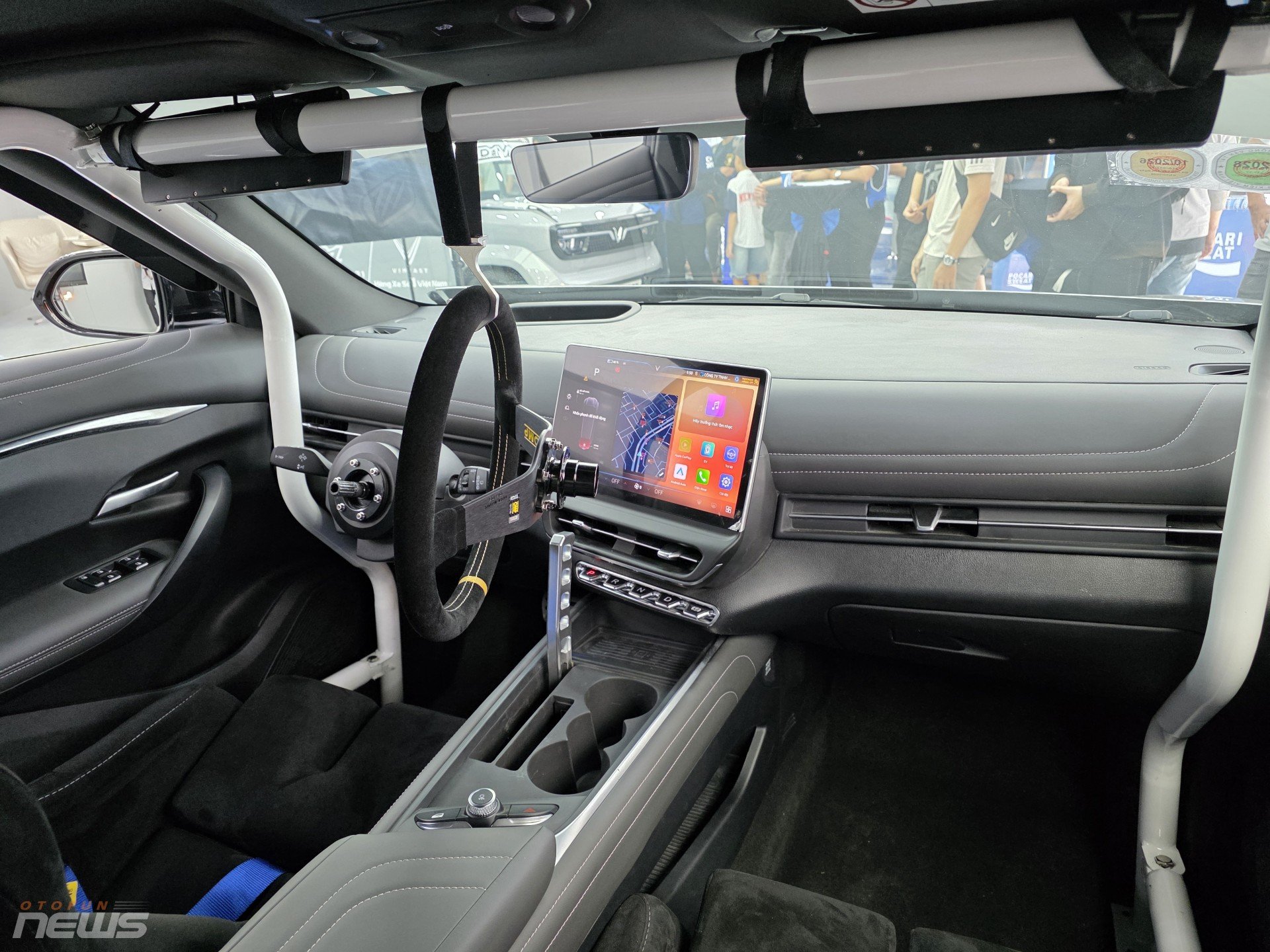 Cận cảnh VinFast VF 3 và VF 7 độ drift đầu tiên tại Việt Nam