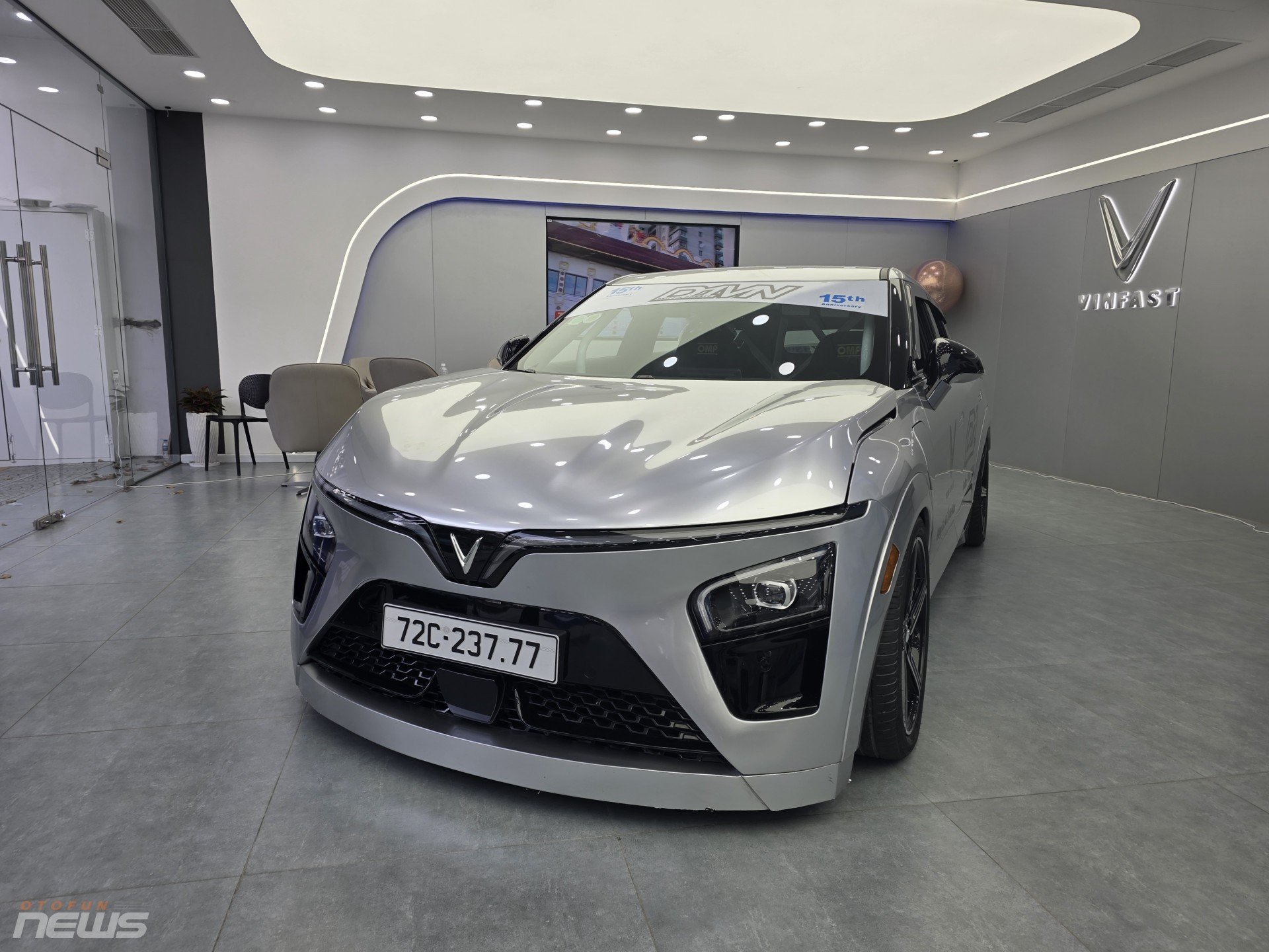 Cận cảnh VinFast VF 3 và VF 7 độ drift đầu tiên tại Việt Nam