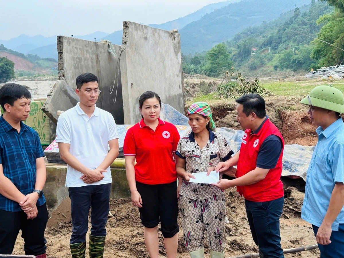 Hành trình nhân ái của Công đoàn Vietcombank: Từ tri ân đến sẻ chia sau bão lũ