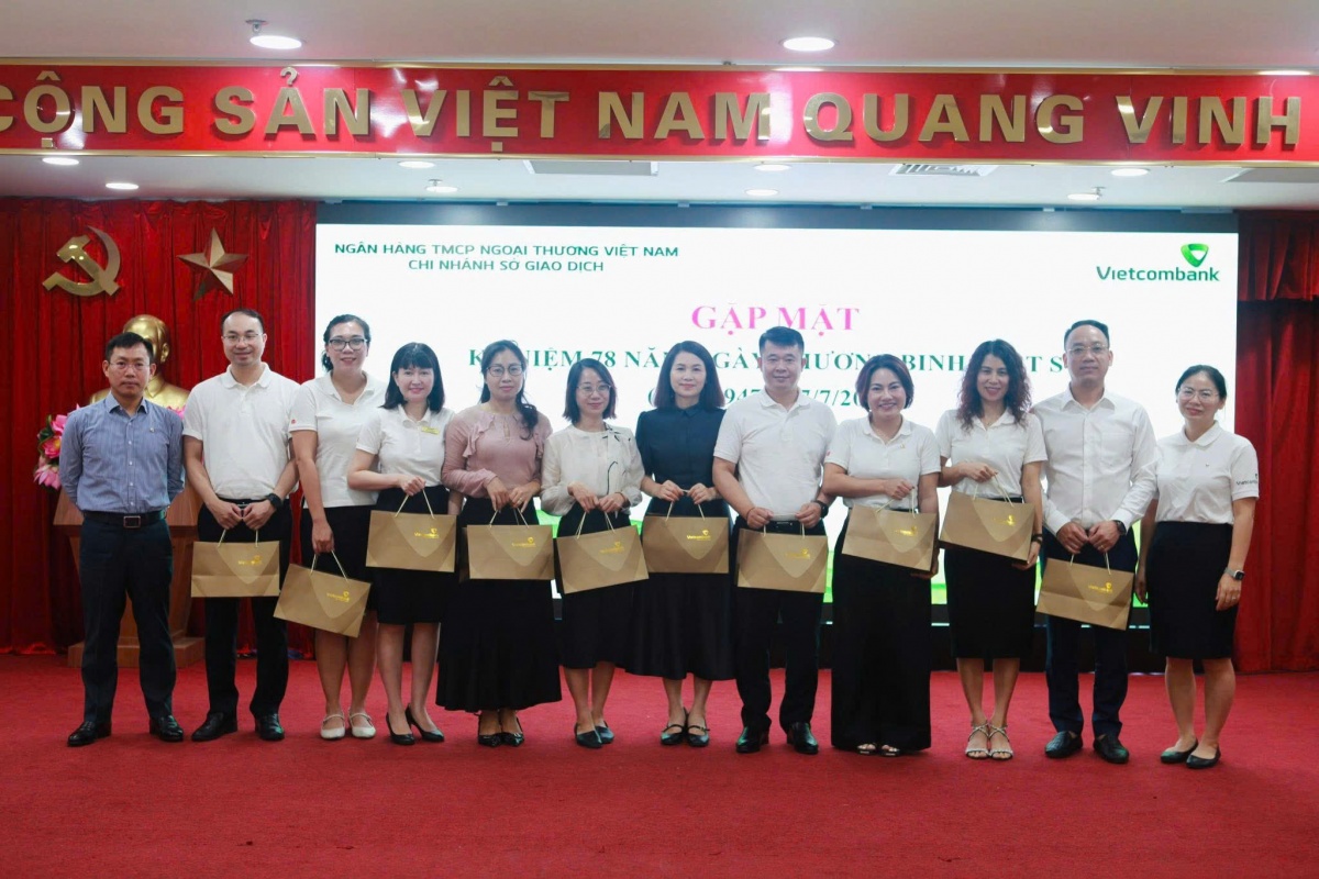 Hành trình nhân ái của Công đoàn Vietcombank: Từ tri ân đến sẻ chia sau bão lũ