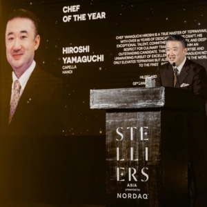 Bếp trưởng Yamaguchi Hiroshi được Stelliers Asia vinh danh là Đầu bếp của năm