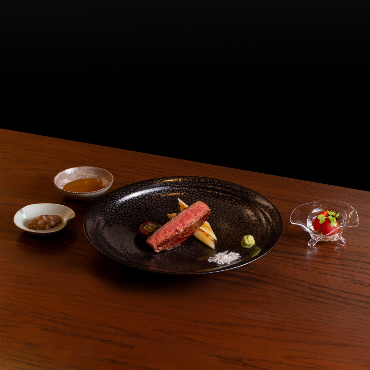 Bếp trưởng Yamaguchi Hiroshi được Stelliers Asia vinh danh là Đầu bếp của năm