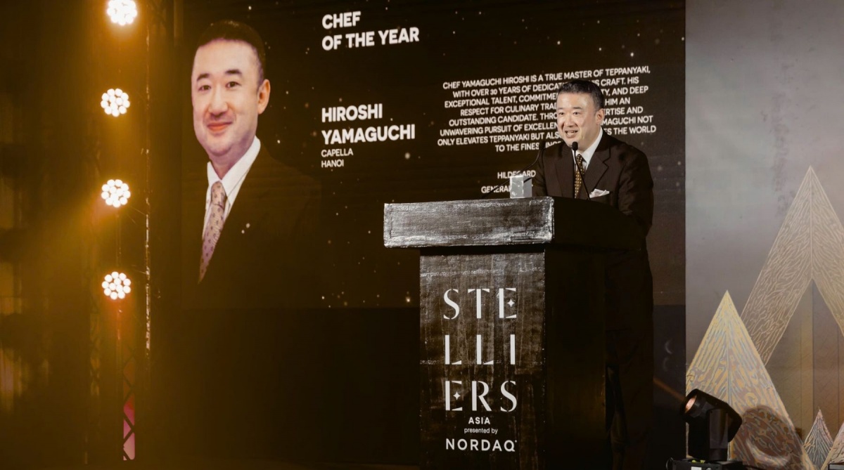 Bếp trưởng Yamaguchi Hiroshi được Stelliers Asia vinh danh là Đầu bếp của năm