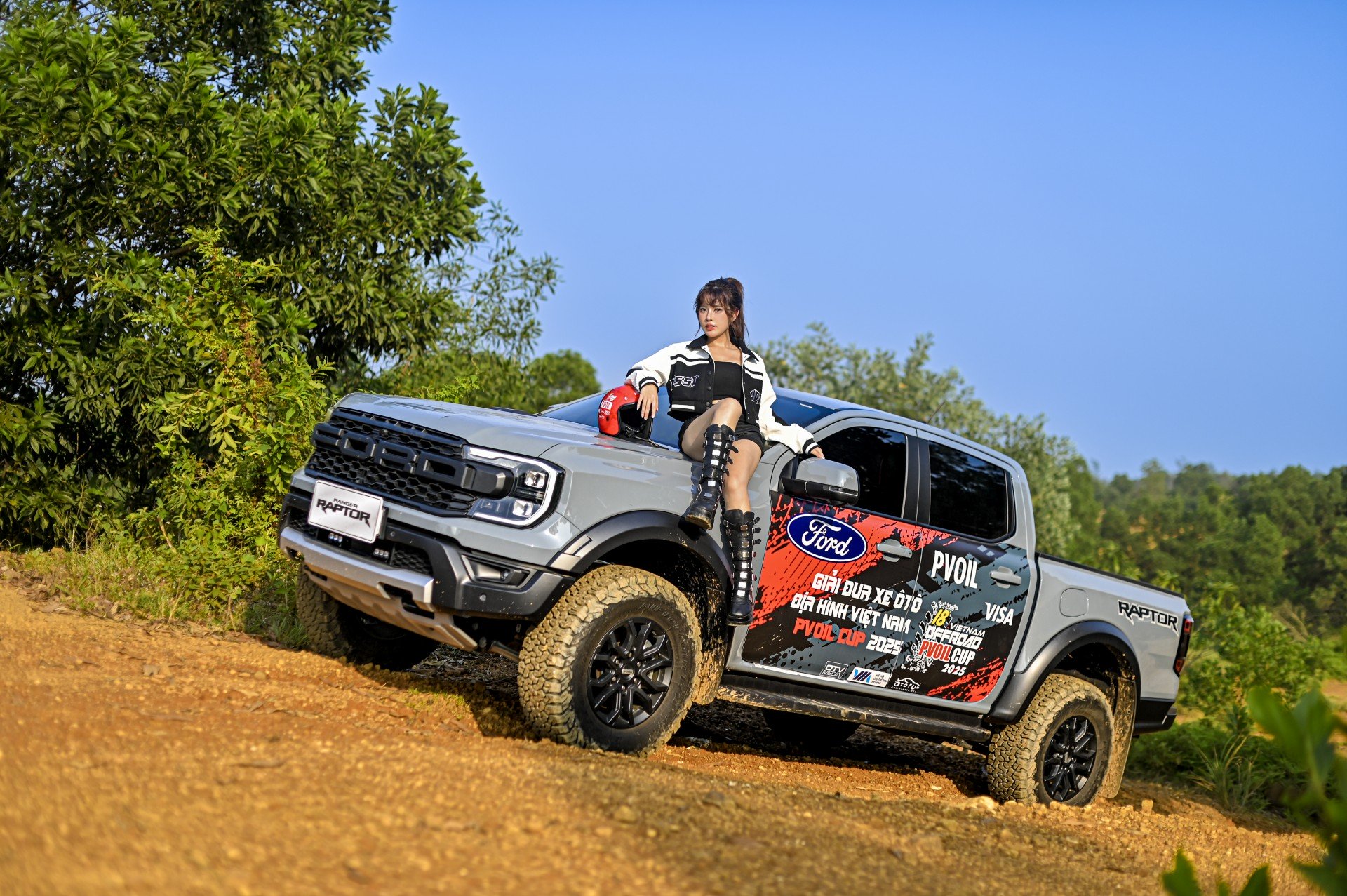 Ford Ranger Raptor: 'Chiến binh' off-road khuấy động PVOIL VOC 2025