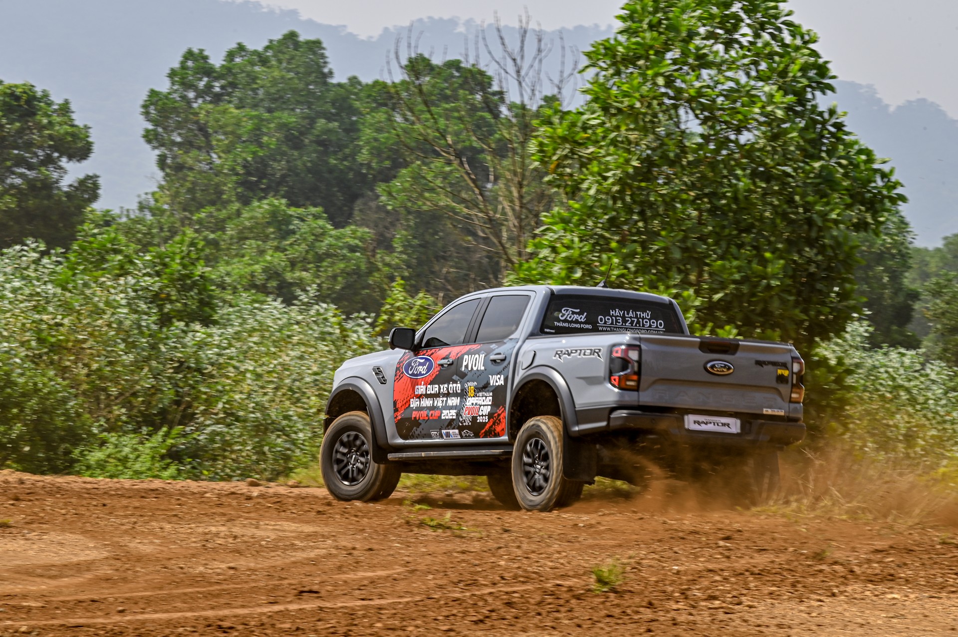 Ford Ranger Raptor  'Chiến binh' off-road khuấy động PVOIL VOC 2025