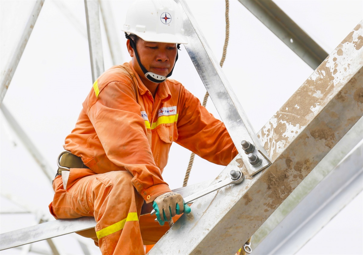 Công đoàn Điện lực Việt Nam: Thắp sáng tinh thần thi đua trên những công trình kỷ lục Công đoàn Điện lực Việt Nam: Thắp sáng tinh thần thi đua trên những công trình kỷ lục