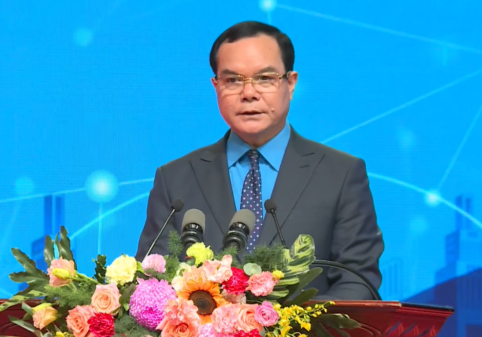 Thi đua yêu nước: Động lực xây dựng giai cấp công nhân vững mạnh trong kỷ nguyên phát triển mới Thi đua yêu nước: Động lực xây dựng giai cấp công nhân vững mạnh trong kỷ nguyên phát triển mới