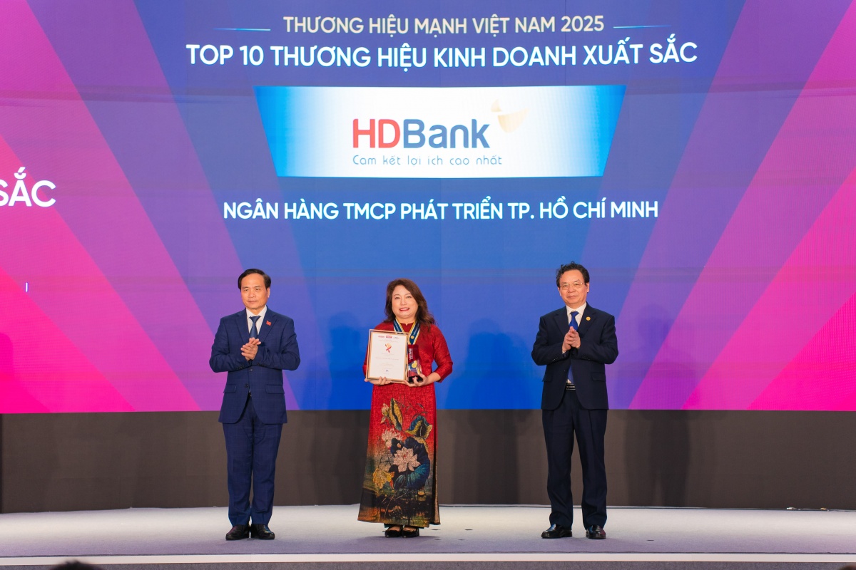 HDBank nhận 3 giải thưởng uy tín về hiệu quả kinh doanh, thương hiệu và đổi mới sáng tạo HDBank nhận 3 giải thưởng uy tín về hiệu quả kinh doanh, thương hiệu và đổi mới sáng tạo