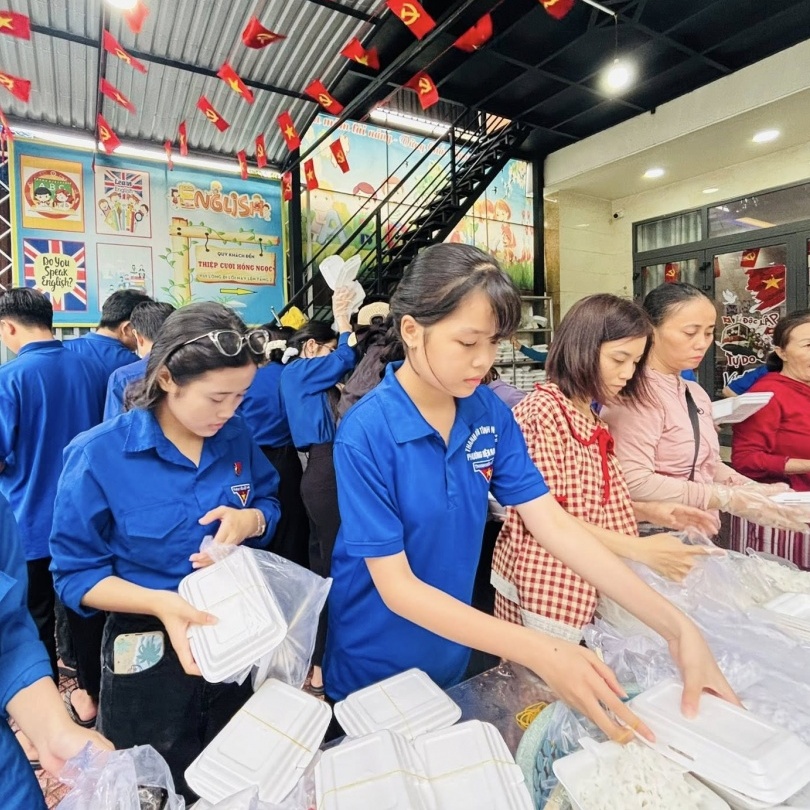 Mưa lũ lớn tại Đà Nẵng: Tinh thần "không để ai bị bỏ lại" tỏa sáng