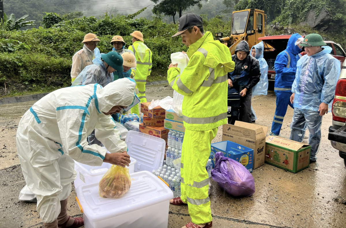 Mưa lũ lớn tại Đà Nẵng: Tinh thần