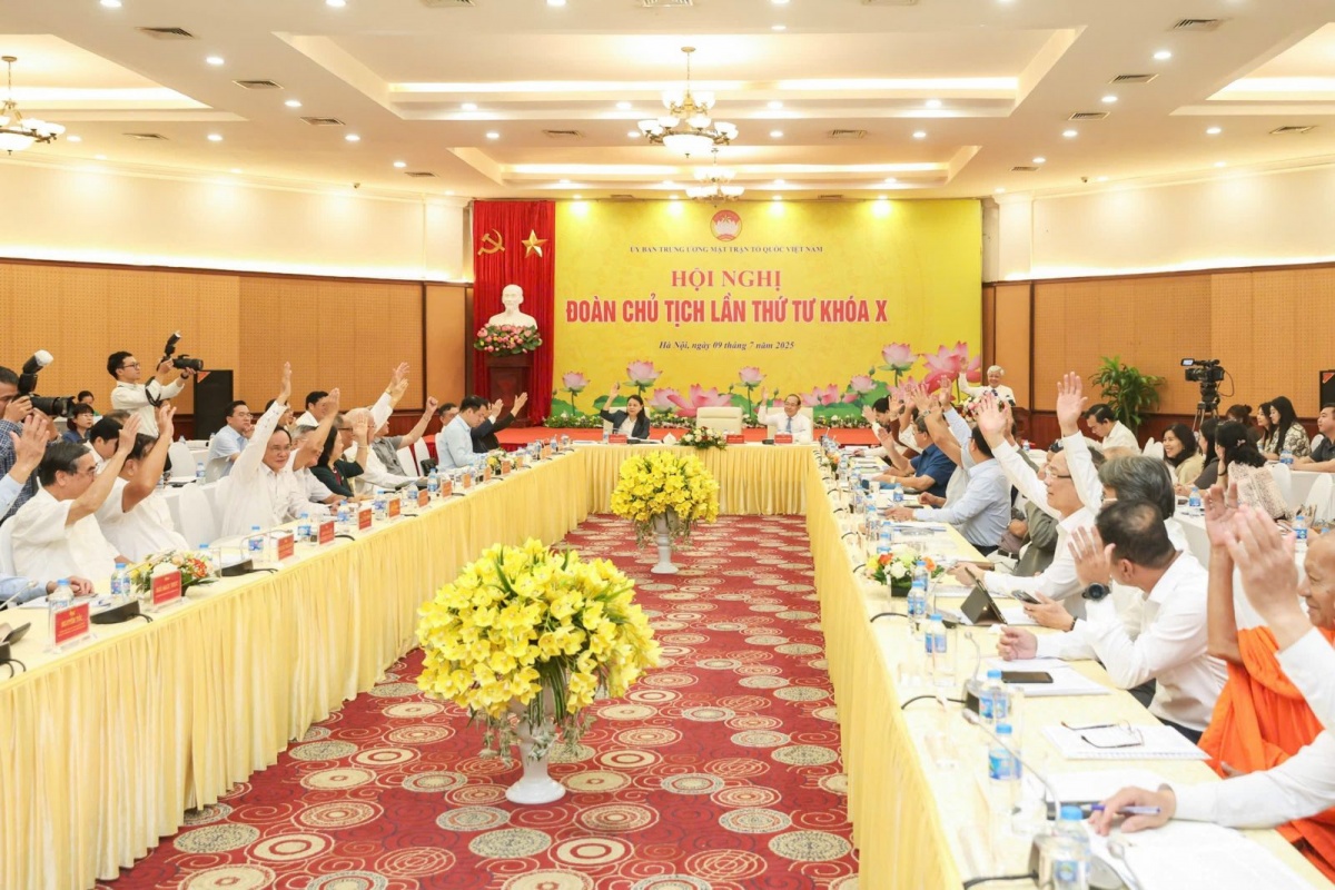 Kỳ 4: Để thể chế đi vào lòng dân, cần một Mặt trận đi trước một bước về dân chủ