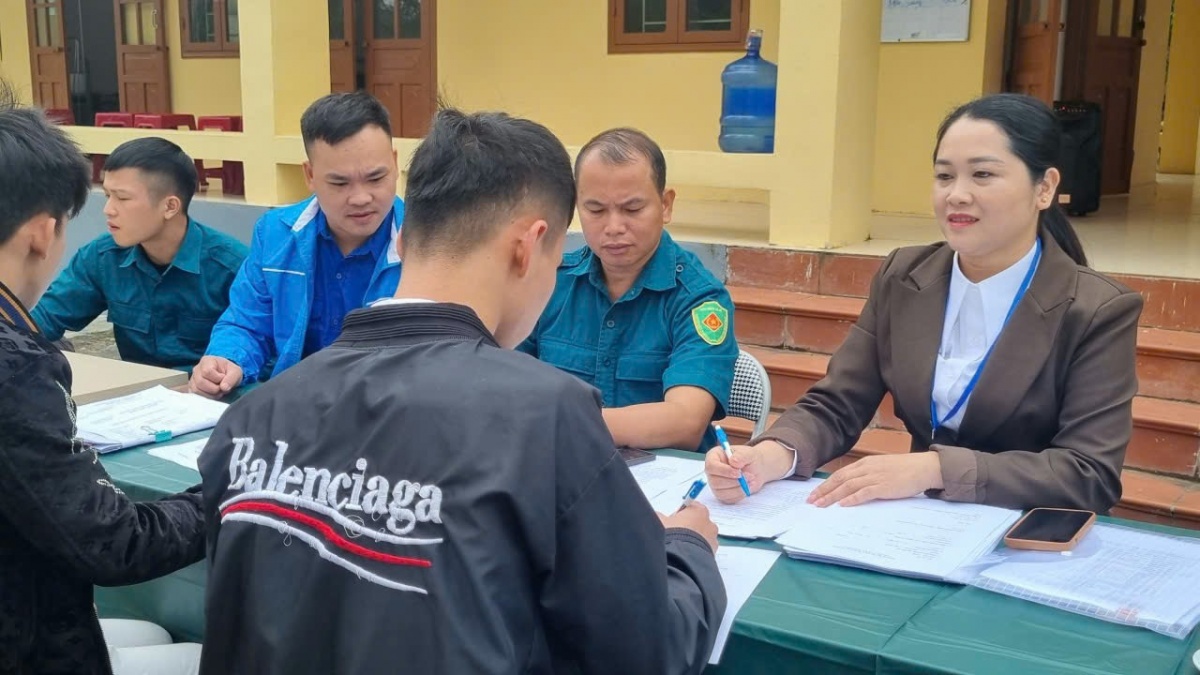 Gương sáng công đoàn nơi miền biên giới Gương sáng công đoàn nơi miền biên giới