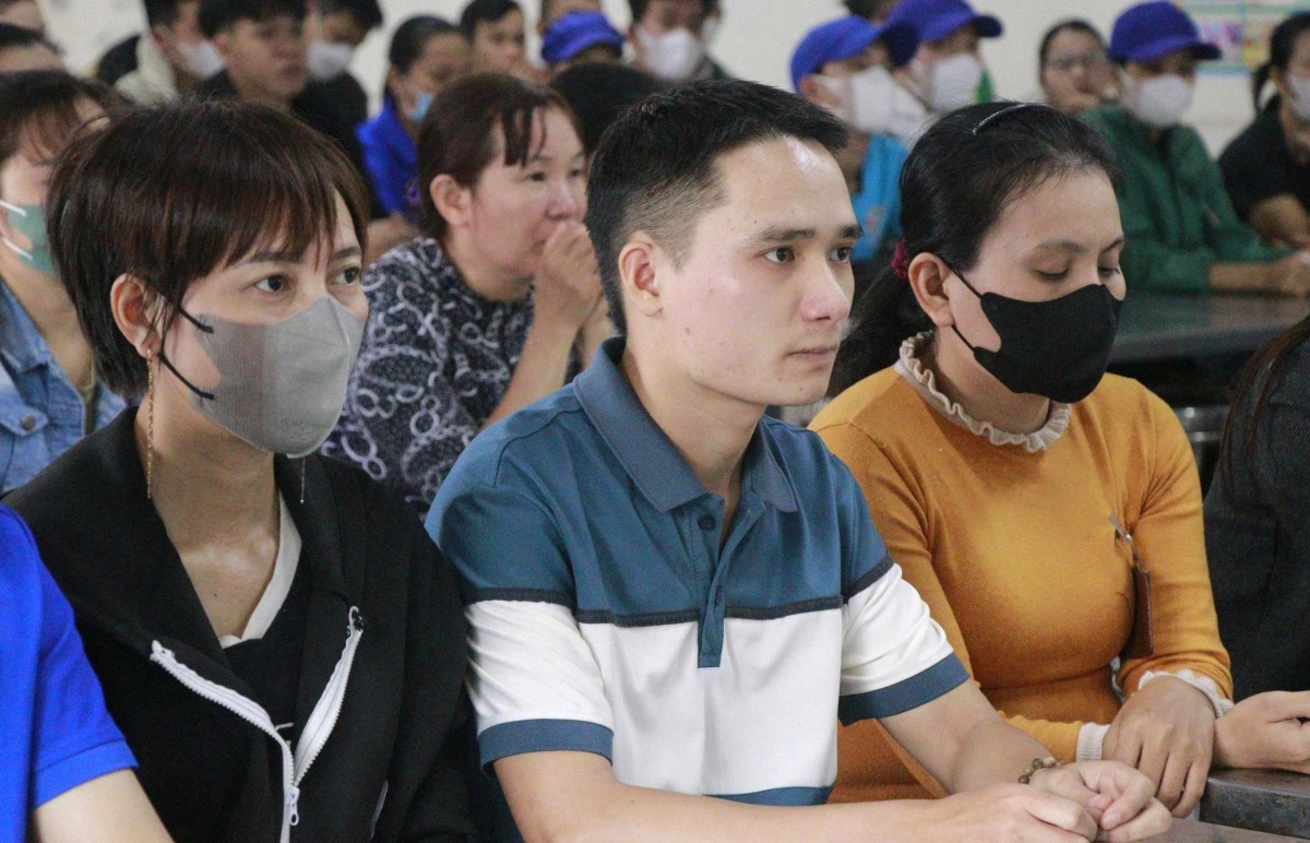 Công đoàn chia sẻ, tiếp sức cho người lao động ở vùng lũ Quảng Trị Công đoàn chia sẻ, tiếp sức cho người lao động ở vùng lũ Quảng Trị