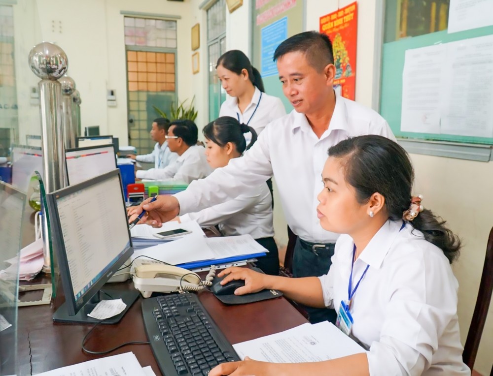 Thủ tướng yêu cầu hoàn thành quy định vị trí việc làm của công chức trước ngày 15/12 Thủ tướng yêu cầu hoàn thành quy định vị trí việc làm của công chức trước ngày 15/12