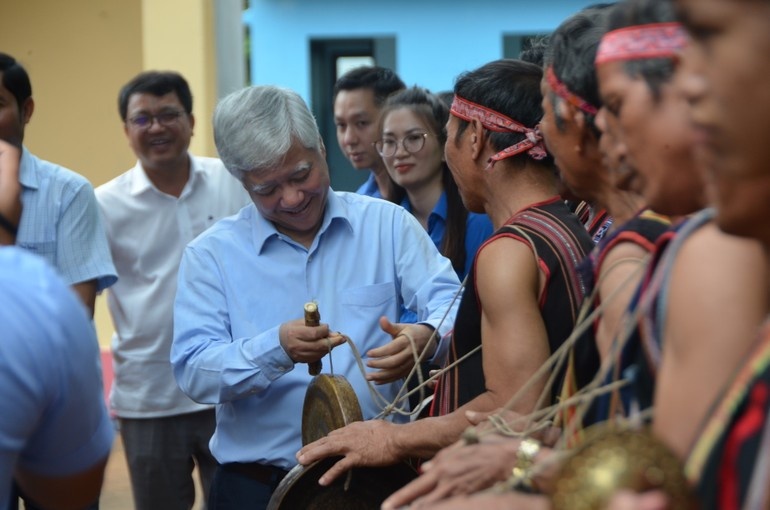 Kỳ 3: Xây dựng con người, bồi đắp văn hóa: Đảng nói đi đôi với làm