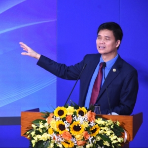 Khi giờ nghỉ trưa của công nhân trở thành "giờ học luật"