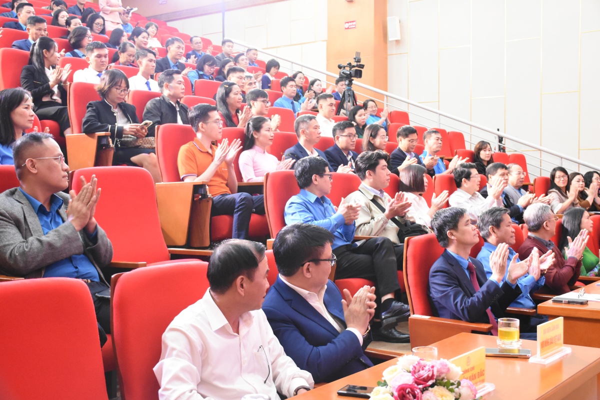 Lan tỏa tri thức pháp luật: Nền tảng xây dựng giai cấp công nhân vững mạnh trong kỷ nguyên mới Lan tỏa tri thức pháp luật: Nền tảng xây dựng giai cấp công nhân vững mạnh trong kỷ nguyên mới