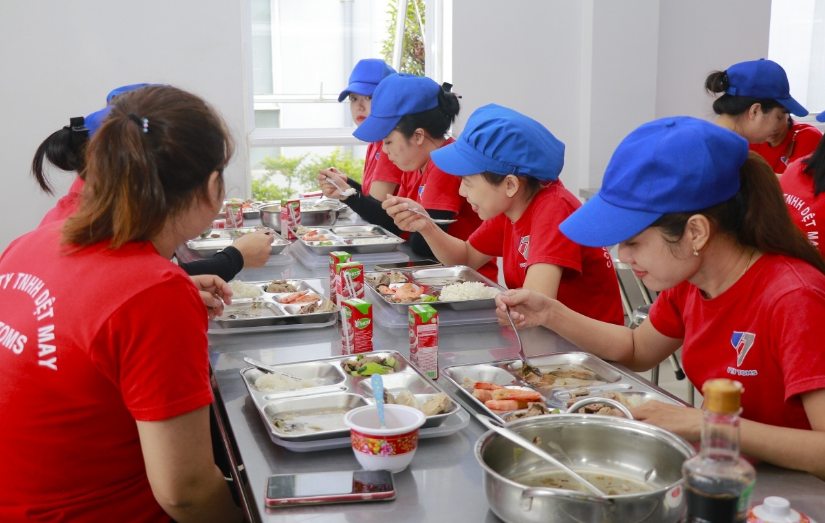 Hơn 2 triệu đoàn viên cùng chung mâm “cơm Công đoàn”