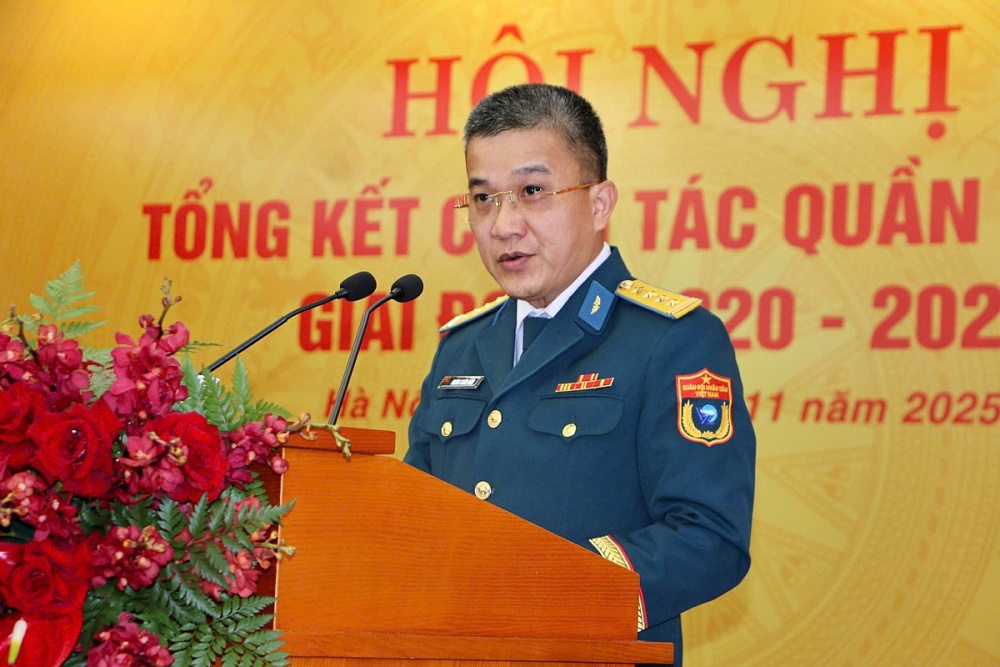 Đại tá Hoàng Xuân Nam, Chủ nhiệm Chính trị Binh đoàn 18 phát biểu khai mạc hội nghị. Ảnh: ĐVCC Đại tá Hoàng Xuân Nam, Chủ nhiệm Chính trị Binh đoàn 18 phát biểu khai mạc hội nghị. Ảnh: ĐVCC