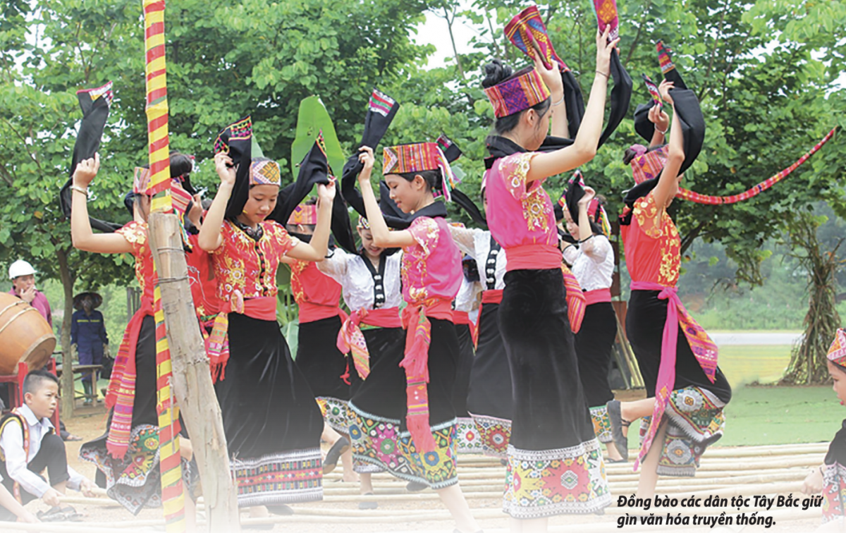 Không thể phủ nhận thành tựu chính sách dân tộc ở Tây Bắc