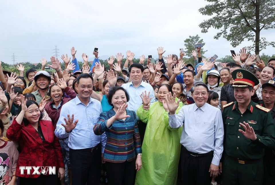 Phát huy truyền thống đại đoàn kết, xây dựng Việt Nam giàu mạnh, hạnh phúc Phát huy truyền thống đại đoàn kết, xây dựng Việt Nam giàu mạnh, hạnh phúc