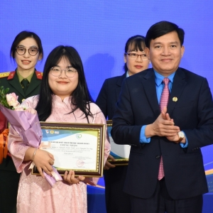 Trực tiếp: Trao giải Cuộc thi "Vòng tay Công đoàn" và Phòng, chống tác hại thuốc lá