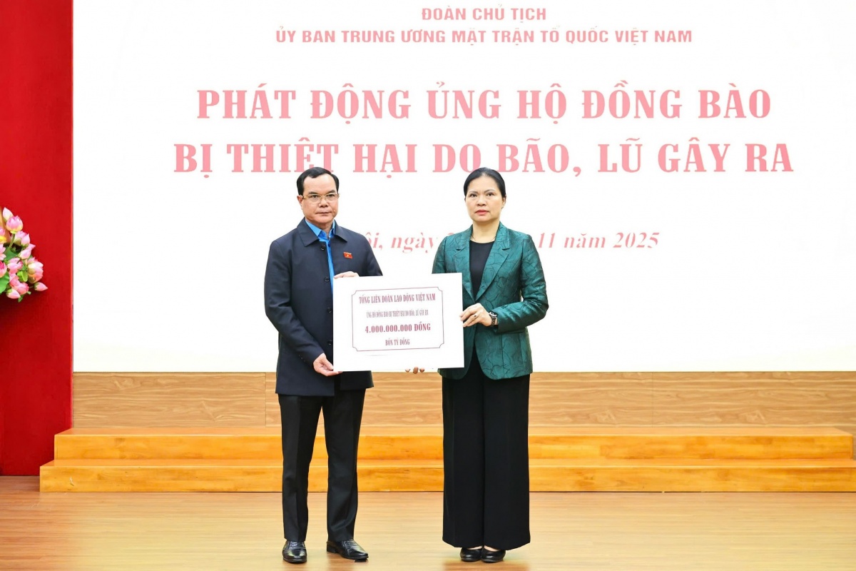 Ủy ban Trung ương MTTQ Việt Nam kêu gọi hơn 112 tỉ đồng ủng hộ đồng bào bị bão lũ