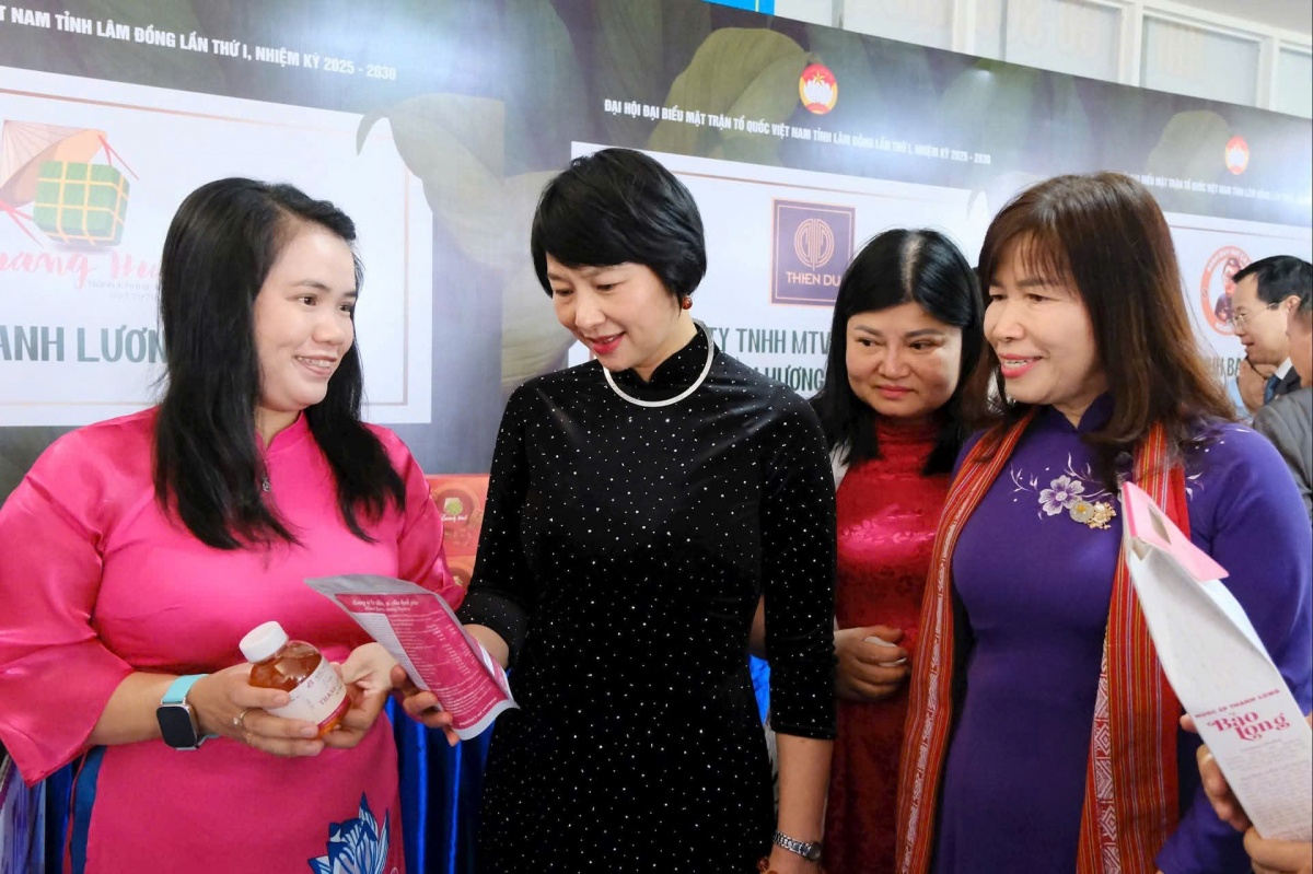 Mặt trận Tổ quốc tỉnh Lâm Đồng phát huy quyền làm chủ của Nhân dân Mặt trận Tổ quốc tỉnh Lâm Đồng phát huy quyền làm chủ của Nhân dân