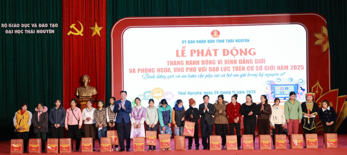 Thái Nguyên khởi động chiến dịch bảo vệ phụ nữ trên không gian mạng Thái Nguyên khởi động chiến dịch bảo vệ phụ nữ trên không gian mạng