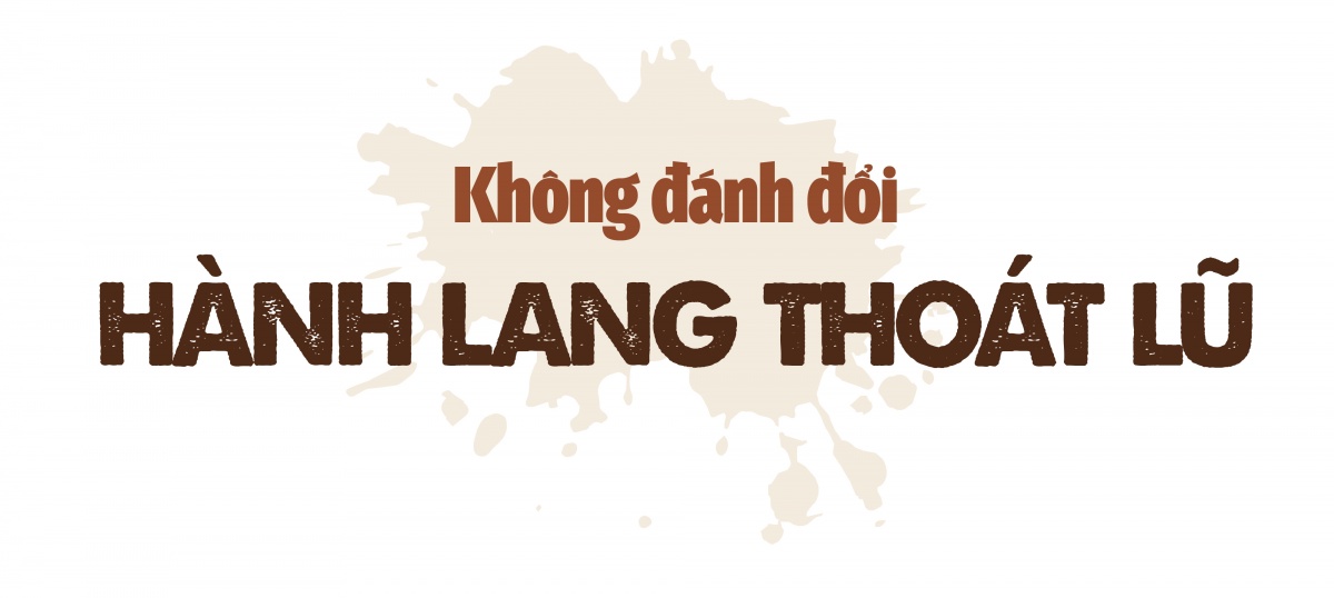 Nhiều công trình hạ tầng đang thành “đê nhân tạo” chắn ngang đường thoát lũ miền Trung