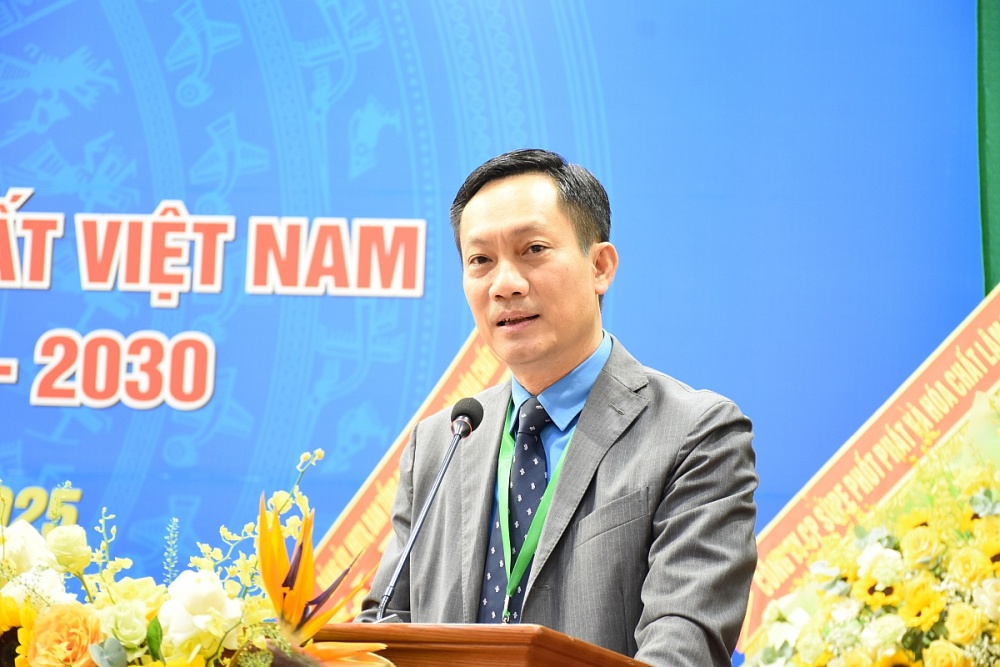 đồng chí Lê An Hải, Chủ tịch Công đoàn Công Thương Việt Nam phát biểu tại Đại hội XII Công đoàn Công nghiệp Hóa chất Việt Nam. Ảnh: Nguyễn Việt