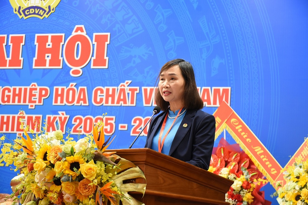 bà Hồ Thị Mai Hương tiếp tục giữ chức Phó Chủ tịch Công đoàn Công nghiệp Hóa chất Việt Nam. Ảnh: Nguyễn Việt