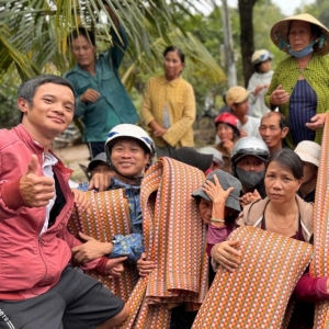 Những người “đánh cược sinh mạng” giữa rốn lũ Đắk Lắk