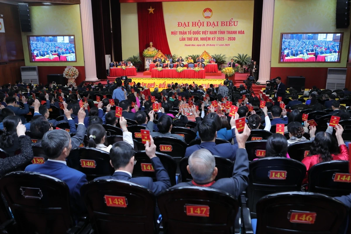 Đại hội đã hiệp thương cử 164 vị là Ủy viên Ủy ban MTTQ Việt Nam khóa XVI, nhiệm kỳ 2025-2030; ông Trịnh Tuấn Sinh, Phó Bí thư Tỉnh ủy giữ chức vụ Chủ tịch Ủy ban MTTQ Việt Nam tỉnh. Ảnh: Minh Hiếu