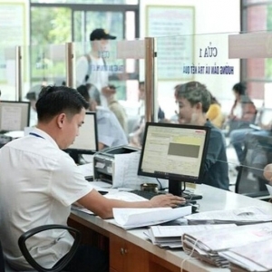 Chi trả kinh phí thế nào đối với công chức lâu năm xin nghỉ việc được hưởng trợ cấp cao?