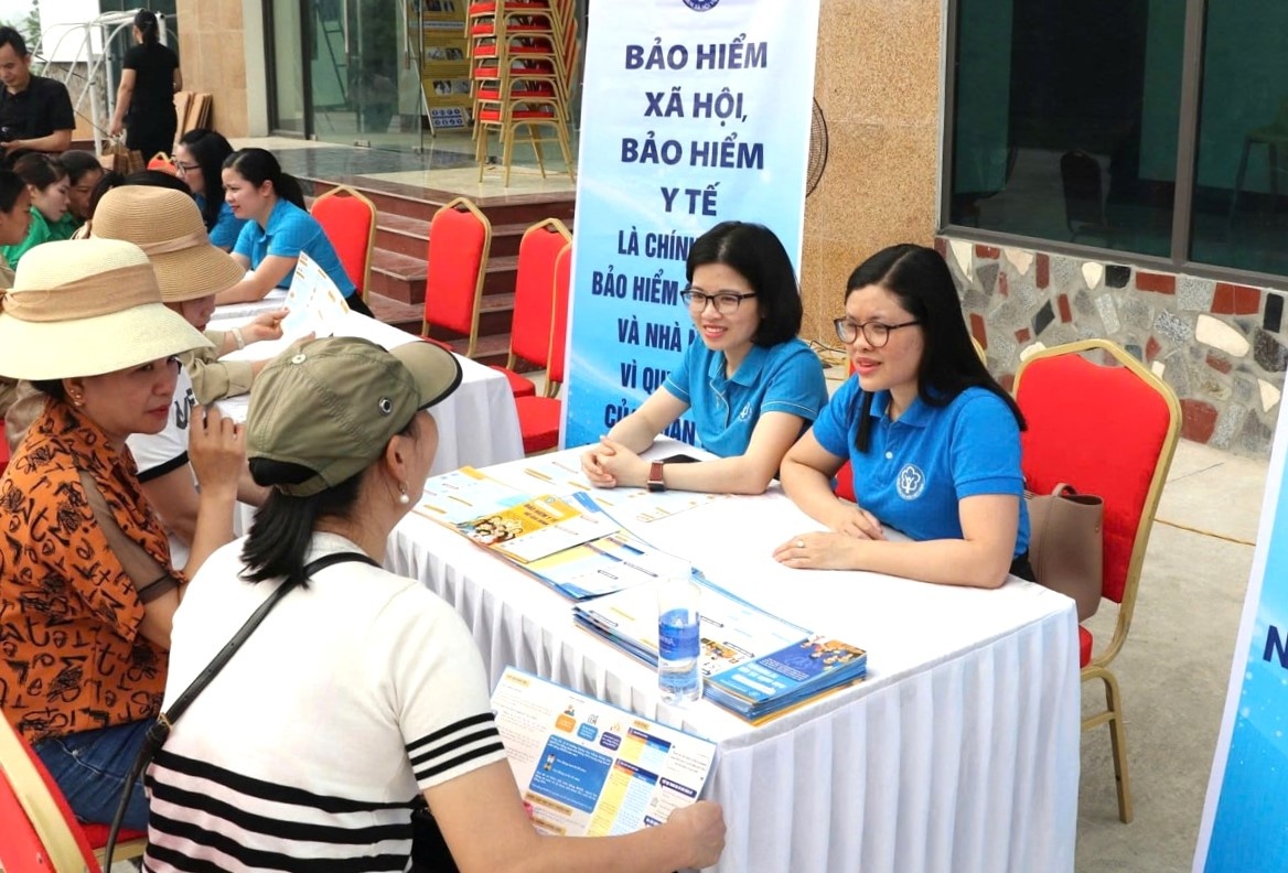 Đề xuất tăng mức đóng bảo hiểm y tế từ 4,5% lên 5,4%