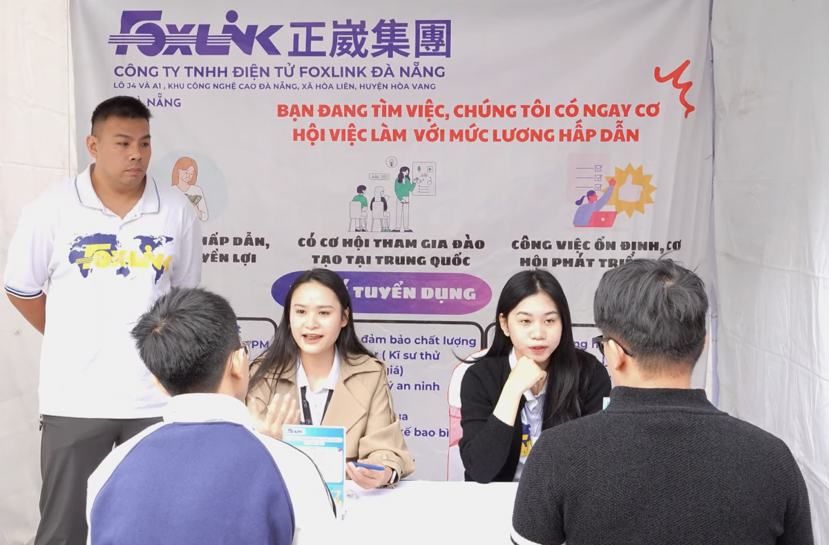 Doanh nghiệp tung đãi ngộ ‘ săn’ lao động phổ thông cuối năm Doanh nghiệp tung đãi ngộ ‘ săn’ lao động phổ thông cuối năm