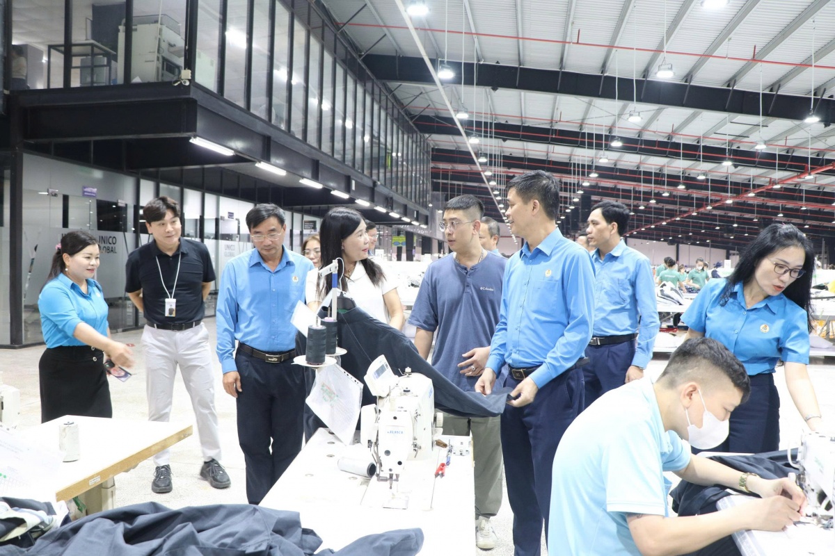 Làm rõ yêu cầu về chất lượng nguồn nhân lực trong thực hiện mục tiêu đổi mới mô hình tăng trưởng Làm rõ yêu cầu về chất lượng nguồn nhân lực trong thực hiện mục tiêu đổi mới mô hình tăng trưởng