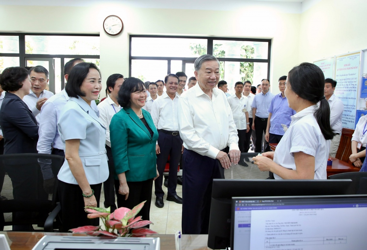 Kỳ 2: Giữ hồn Thăng Long trong công tác xây dựng Đảng thời hiện đại Kỳ 2: Giữ hồn Thăng Long trong công tác xây dựng Đảng thời hiện đại