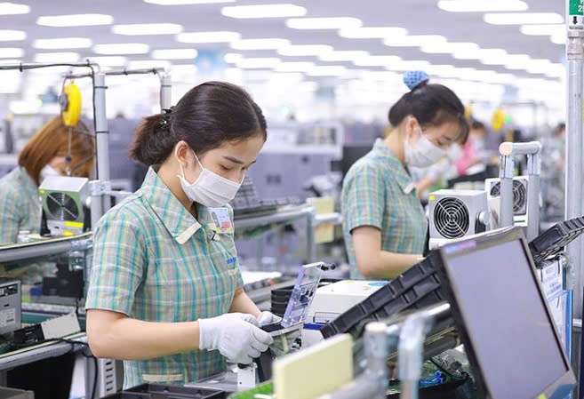 Doanh nghiệp sẽ bị xử phạt nếu không cung cấp thông tin tiền lương đến người lao động