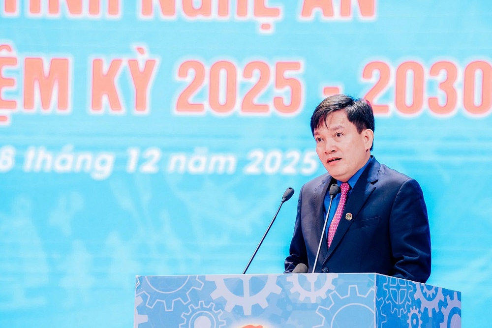 đồng chí Nguyễn Xuân Hùng – Phó Chủ tịch Tổng Liên đoàn Lao động Việt Nam. Ảnh: Duy Chương đồng chí Nguyễn Xuân Hùng – Phó Chủ tịch Tổng Liên đoàn Lao động Việt Nam. Ảnh: Duy Chương