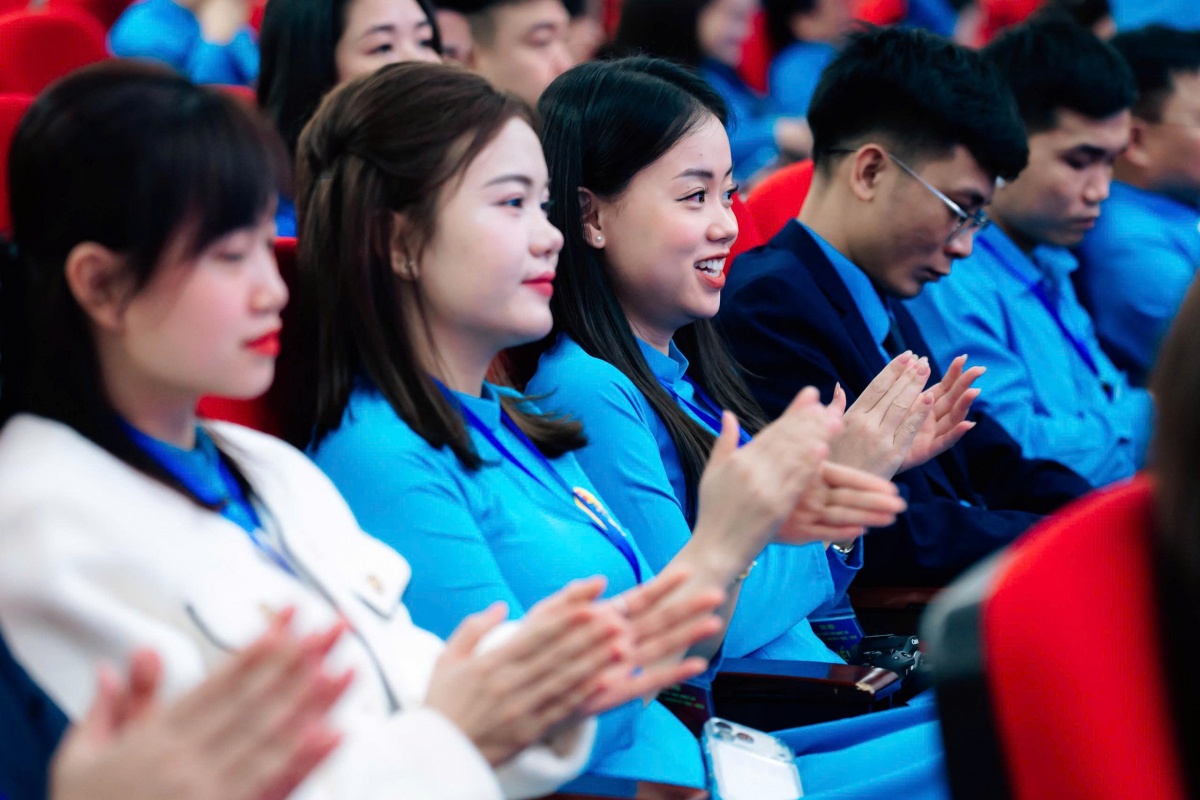 Công đoàn Nghệ An nhiệm kỳ mới: Gần người lao động, gần cơ sở, gần không gian số Công đoàn Nghệ An nhiệm kỳ mới: Gần người lao động, gần cơ sở, gần không gian số